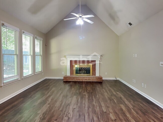 Building Photo - 4960 Hopeland Drive