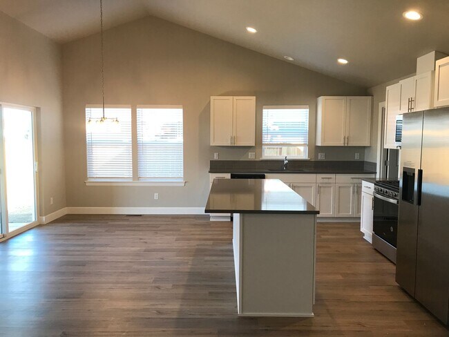 Foto del edificio - Single Level Floor Plan in NE Redmond