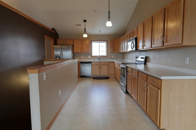 Building Photo - Spectacular 3 Bedroom Condo in Mount Pleasant