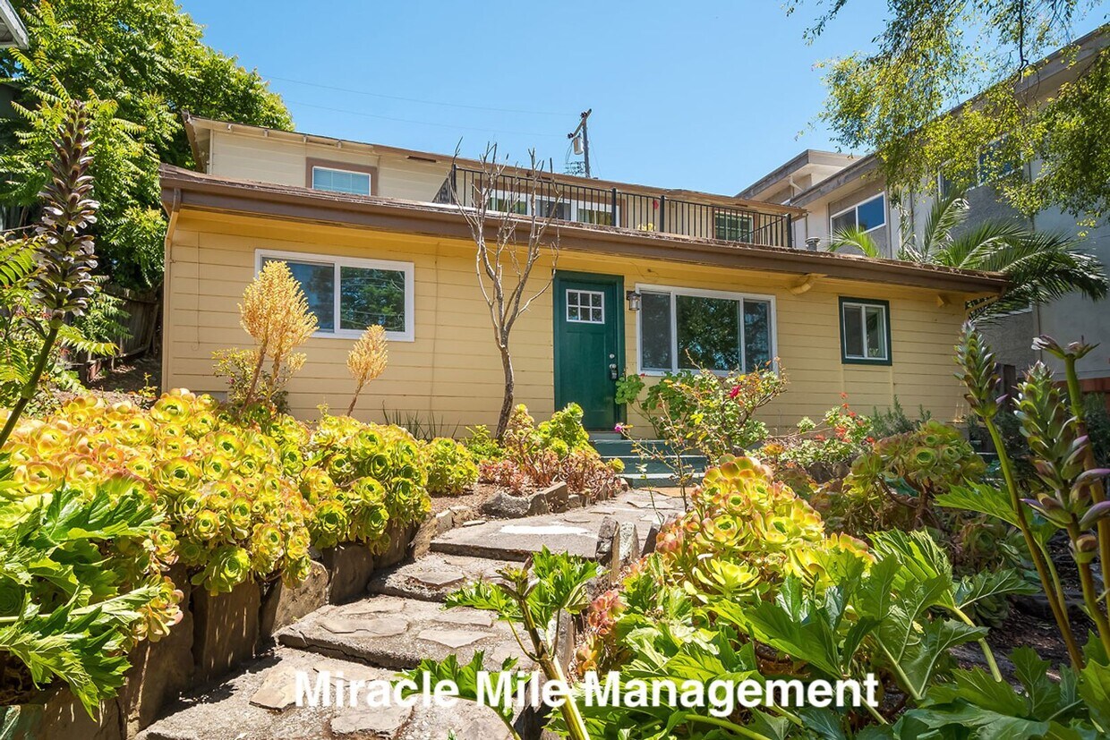 Primary Photo - 26 Valencia Ave
