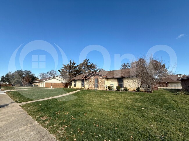 Foto del edificio - 69 Lakewood Dr