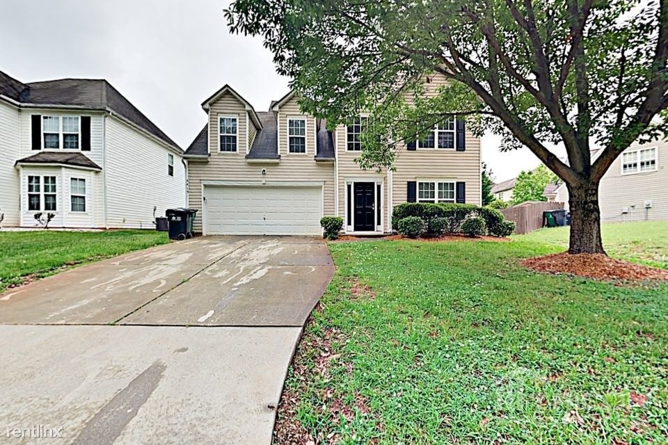 Primary Photo - 5415 Kiev Dr