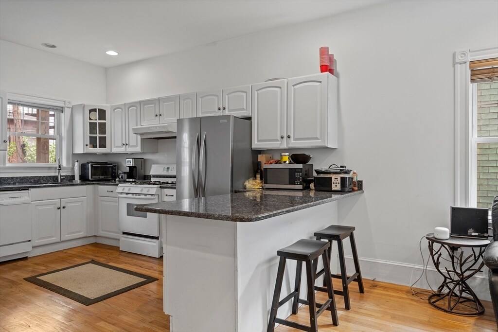 Foto principal - 256 Bowen St