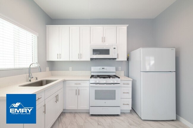 Foto del edificio - 10624 Swinton Ave