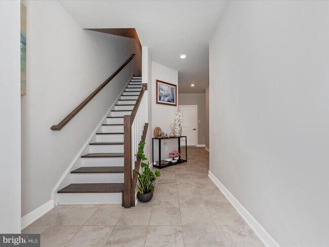 Building Photo - 11115 Hazelnut Ln