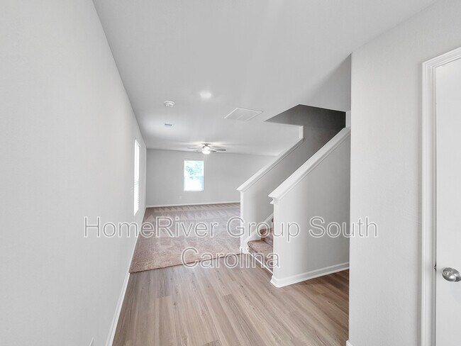 Foto del edificio - 520 Morning Mist Rd