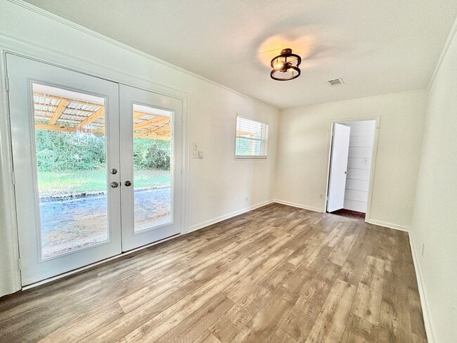 Building Photo - 3460 Rothschild Dr