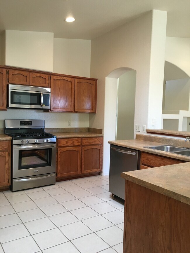 Foto del edificio - COMMUNITY POOL!