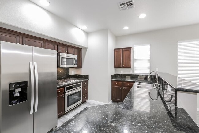Foto del edificio - 5371 Flowing Spring Street