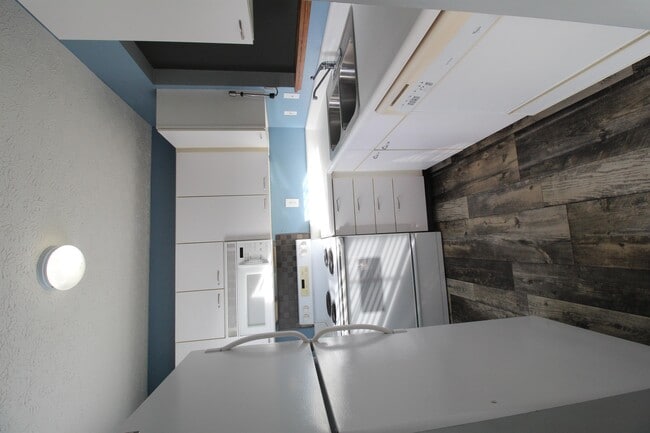 Building Photo - 1720 Messner Dr