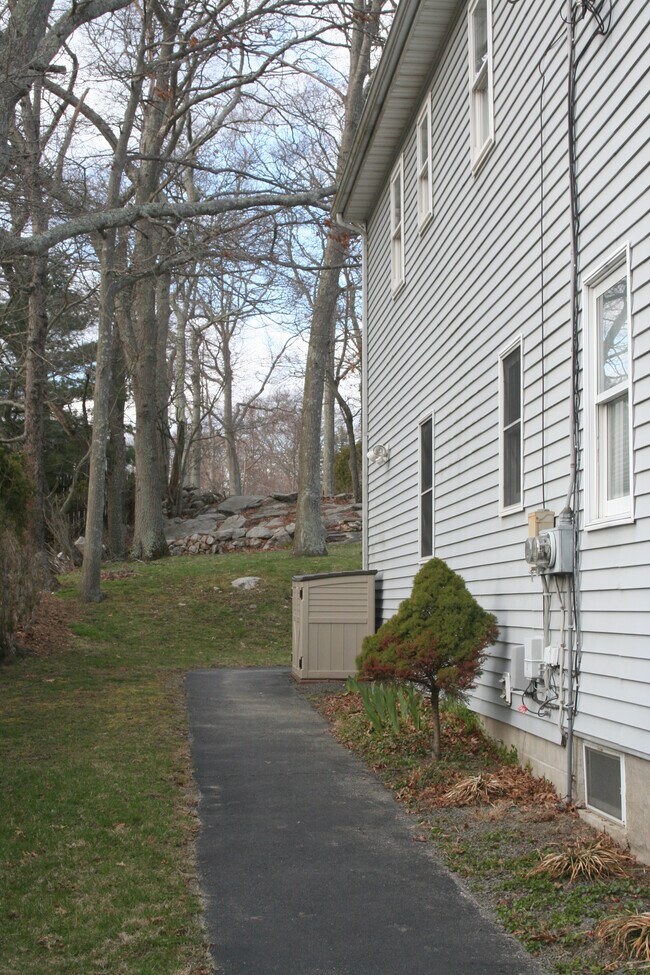 Building Photo - 192 Hayden Ave