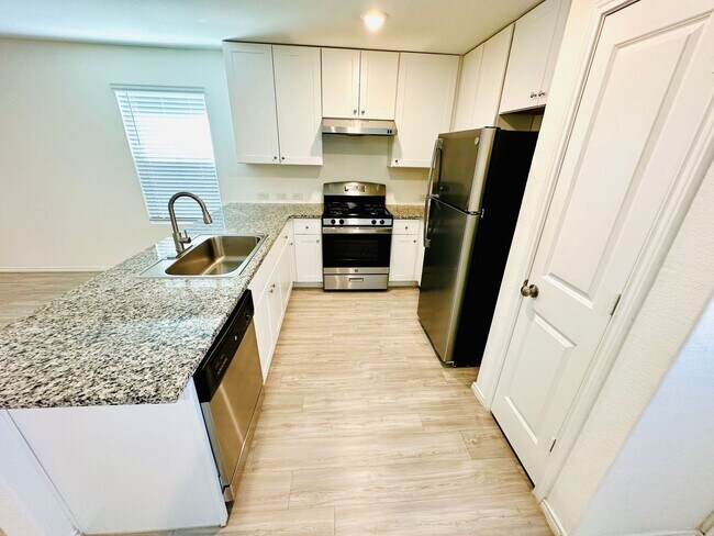 Building Photo - Charming 3-Bedroom, 2.5-Bath Home in the desirable Sage Meadows Community!