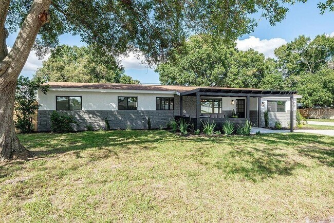 Building Photo - 4719 W Fairview Heights