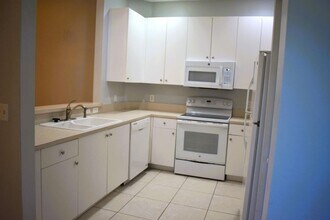 Building Photo - 102 Lighthouse Cir