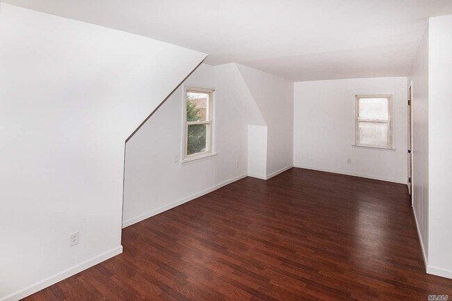 Building Photo - 76-05 266th St
