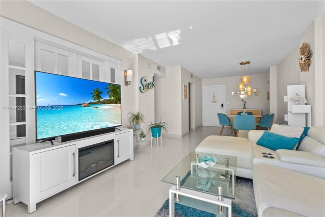 Building Photo - 1345 Lincoln Rd