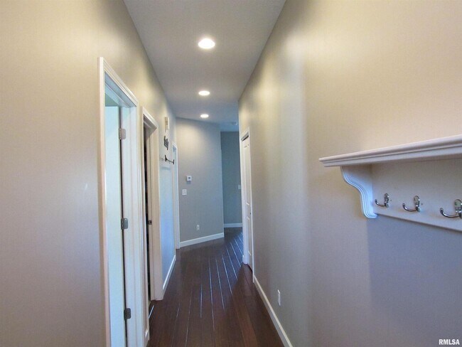 Foto del edificio - 405 E Palace Row