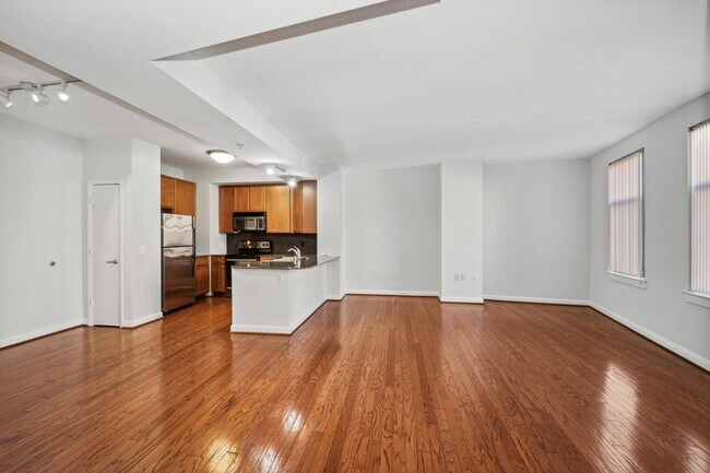 Foto del edificio - HUGE 1bed/1bath at 400 Mass Ave NW