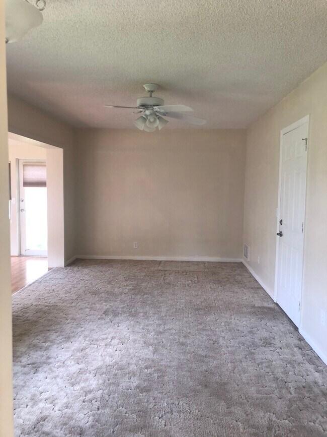 Building Photo - 2088 Lanai Ave