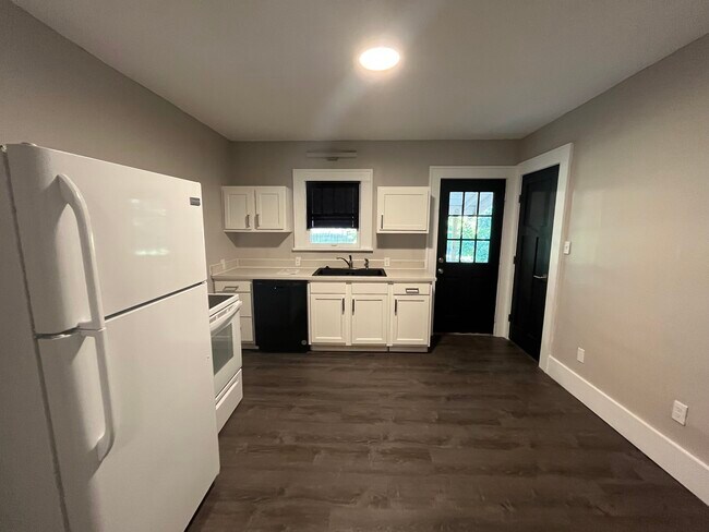 Remodeled kitchen - 737 S Hillside St
