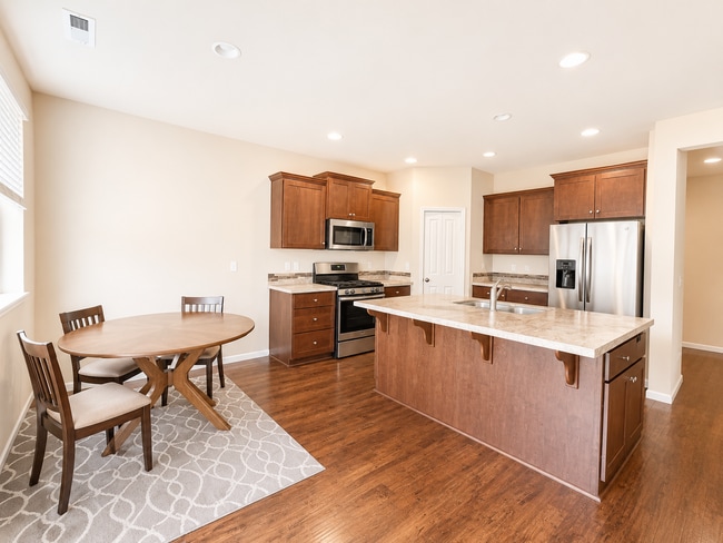 Building Photo - Large 4 Bedroom Home with EV Charger and Solar in Bethany Area