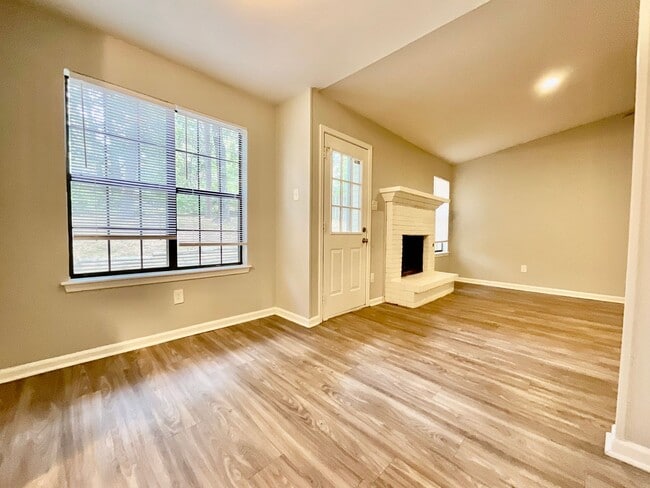 Building Photo - 14 Point West Cove