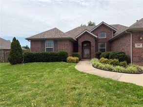 Building Photo - 240 Beasley Dr