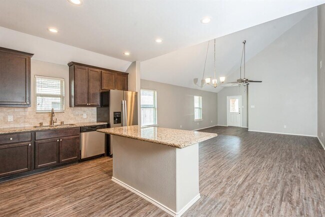 Foto del edificio - 8435 Coral Cove Pass Ln