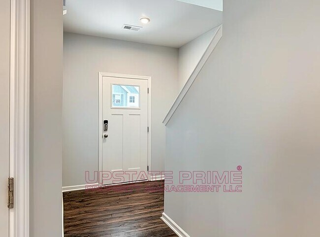 Photo - 610 Poinsett Bridge Wy House