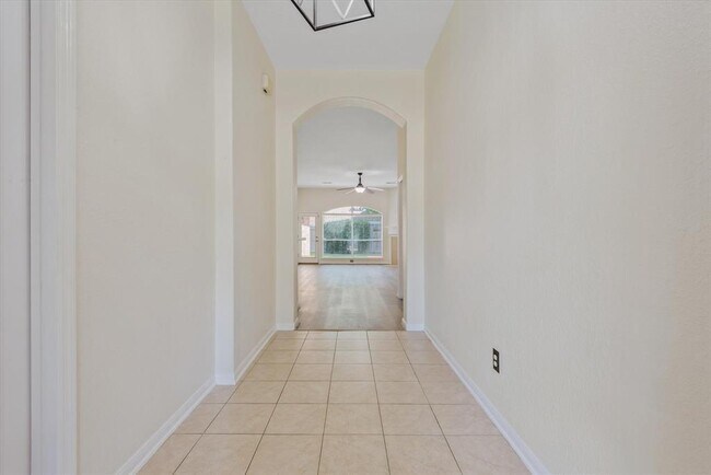 Building Photo - 10222 Squirehill Ct