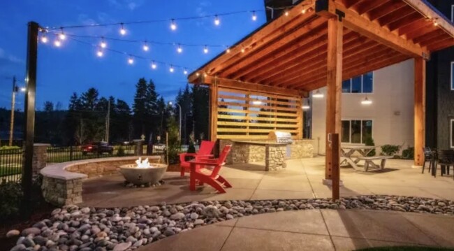 Clubhouse outside - 11398 SE Pleasant Valley Pky