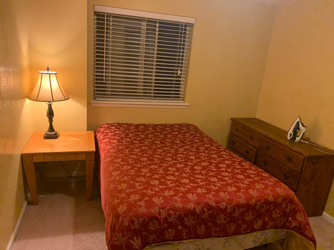 Bedroom 1 - Semi furnished - 13158 Wyandot St