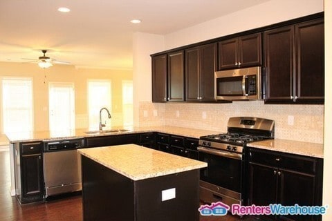 Building Photo - 3144 Cross Creek Dr