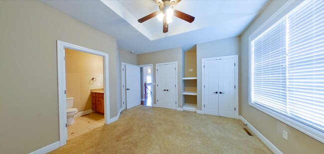 Building Photo - 3D Tour Available - 2-Car Garage + Stainle...