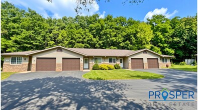 Building Photo - 2415 Ridgeview Dr