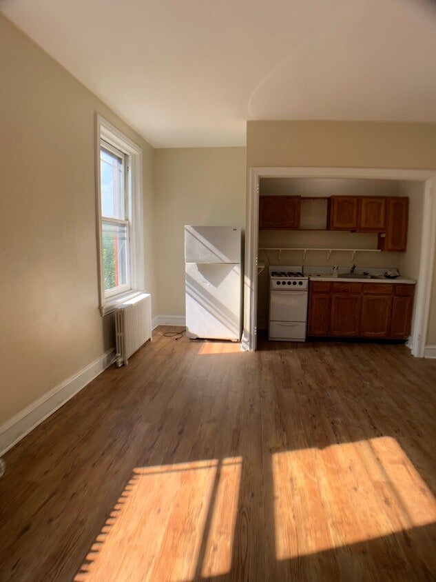 Primary Photo - 409 S 40th St