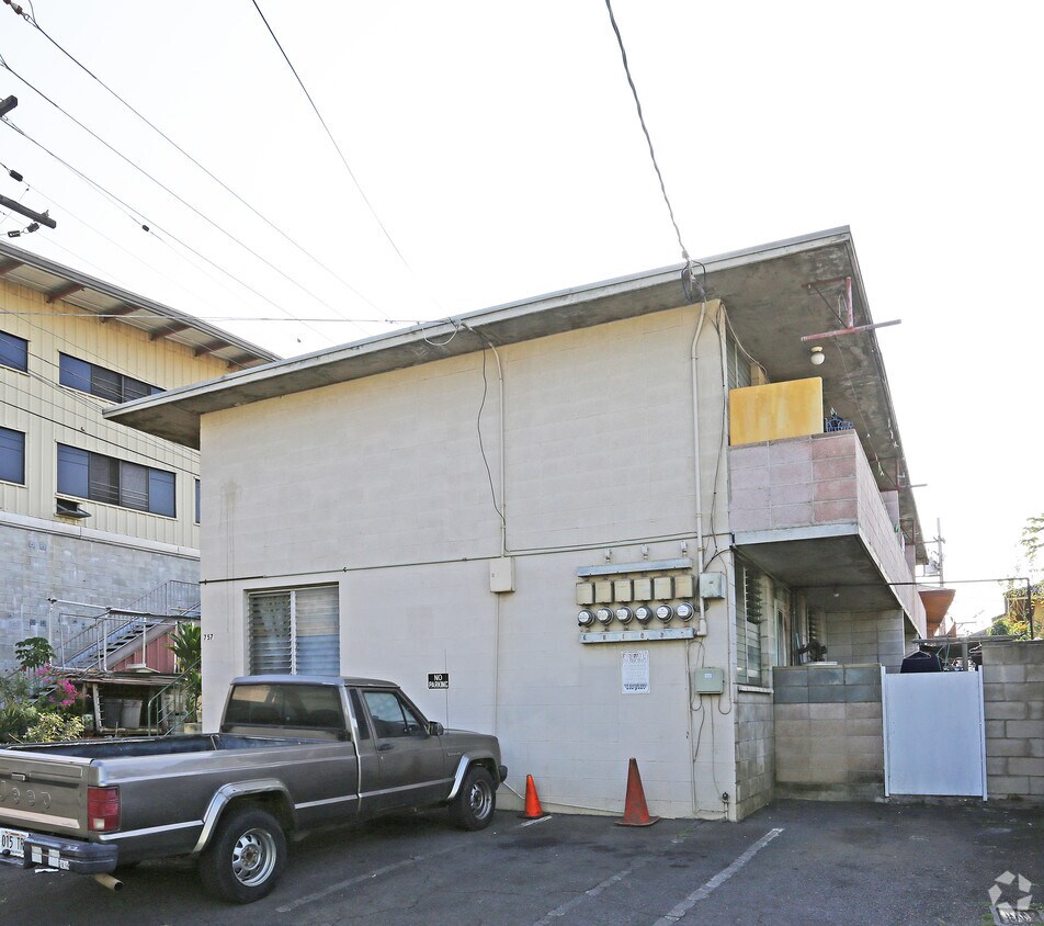 Building Photo - 757 Gulick Ave