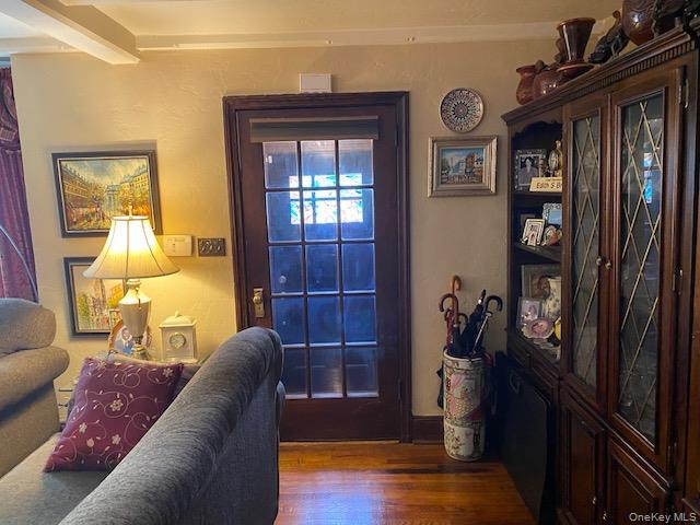 Building Photo - 84 Surrey Ln