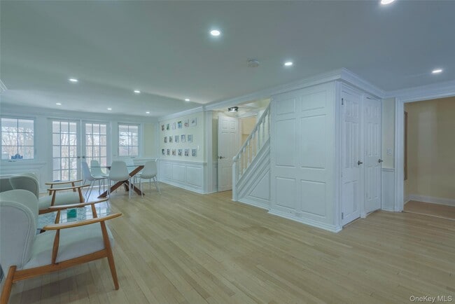 Building Photo - 20 N Ravine Rd