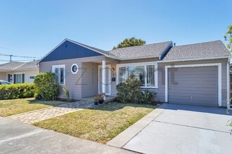 Building Photo - Unit N/A