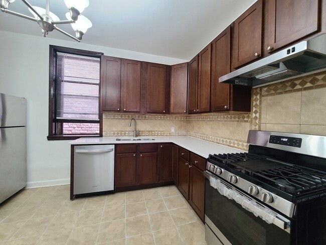 Foto del edificio - 1533 W Highland Ave