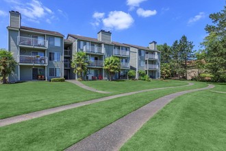 Sammamish Beach Club Apartments Photo