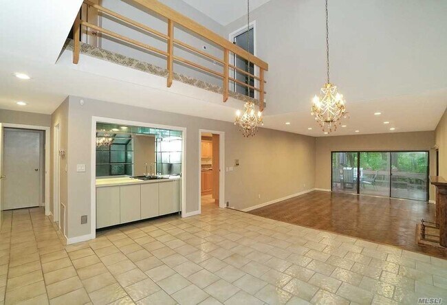 Building Photo - 6 Pony Cir