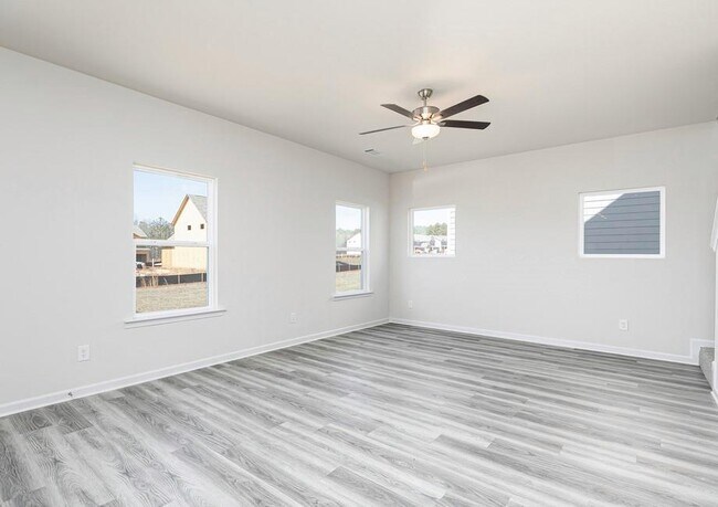 Building Photo - 628 Mackenzie Cv