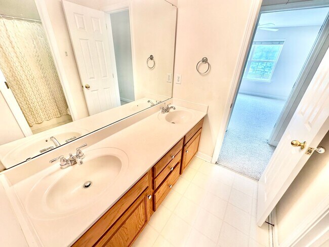 Foto del edificio - 3639 Hamilton Rd