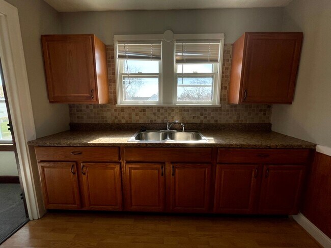 Foto del edificio - 6711 Dartworth Dr