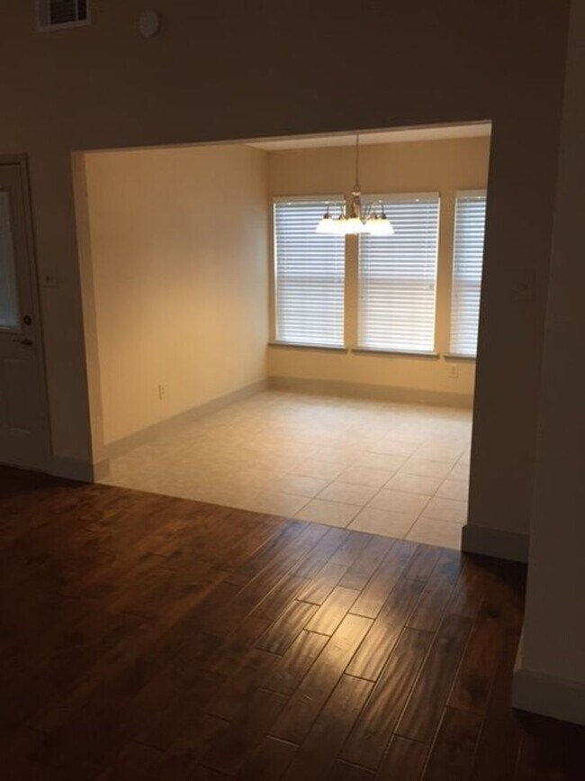 Foto del edificio - 8021 Bobwhite Dr
