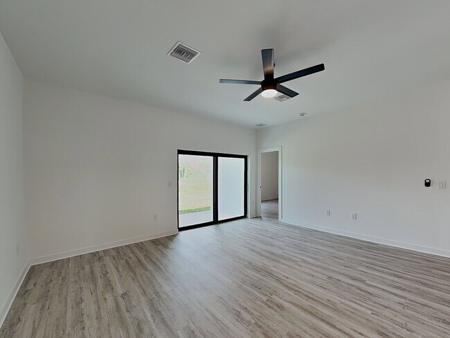 Foto del edificio - 2210 Wayne Ave S