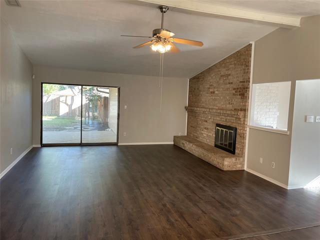 Building Photo - 1621 Versailles Dr