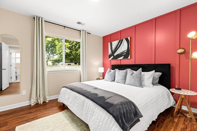 Foto del edificio - 18451 Sharon Ln